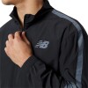 Campera New Balance Tenacity Woven Negro