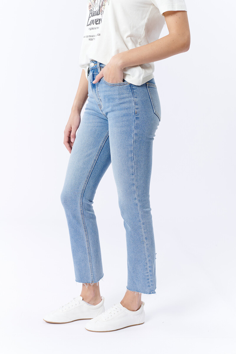 PantalÃ³n Jean Cropped Flare Azul claro