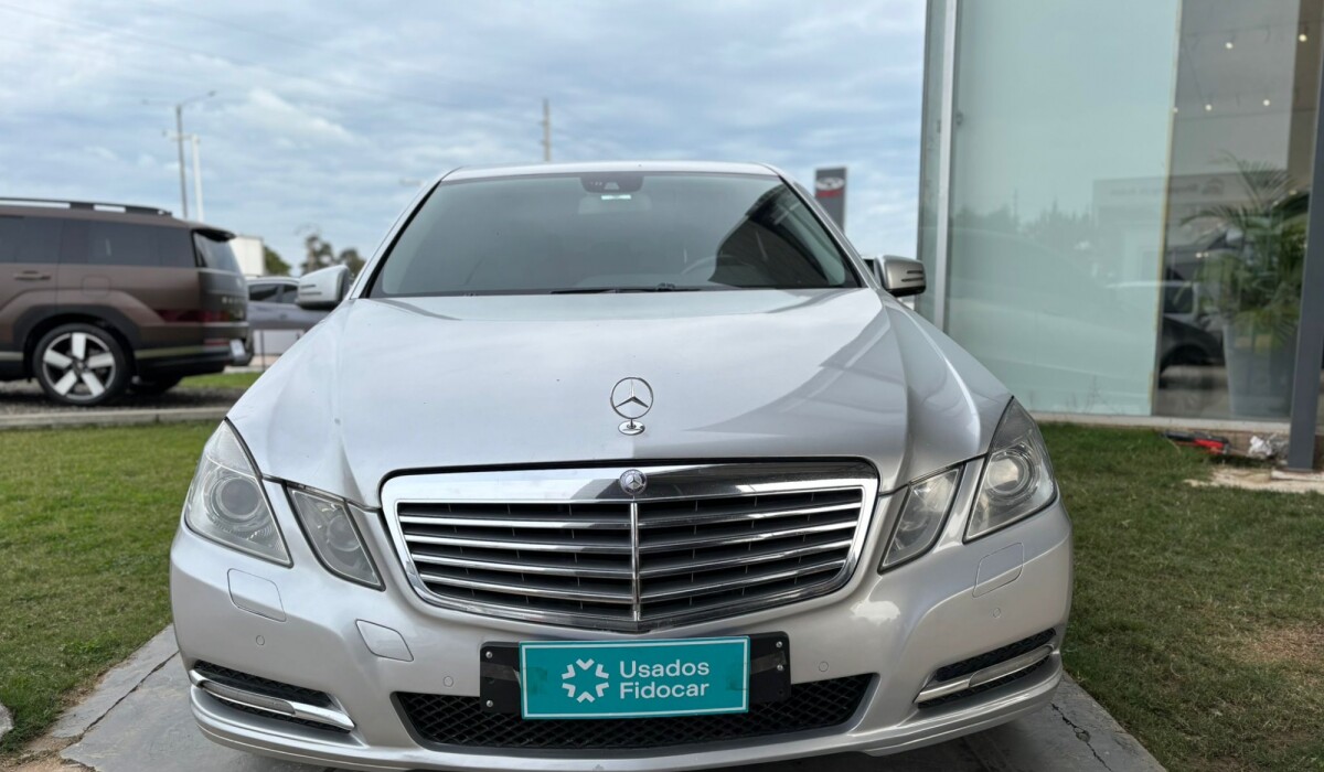 Mercedes Benz E200 CGI Berlina MT 1.8 -2012 Mercedes Benz E200 CGI Berlina MT 1.8 -2012