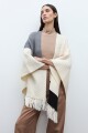 Ruana color block con flecos crudo