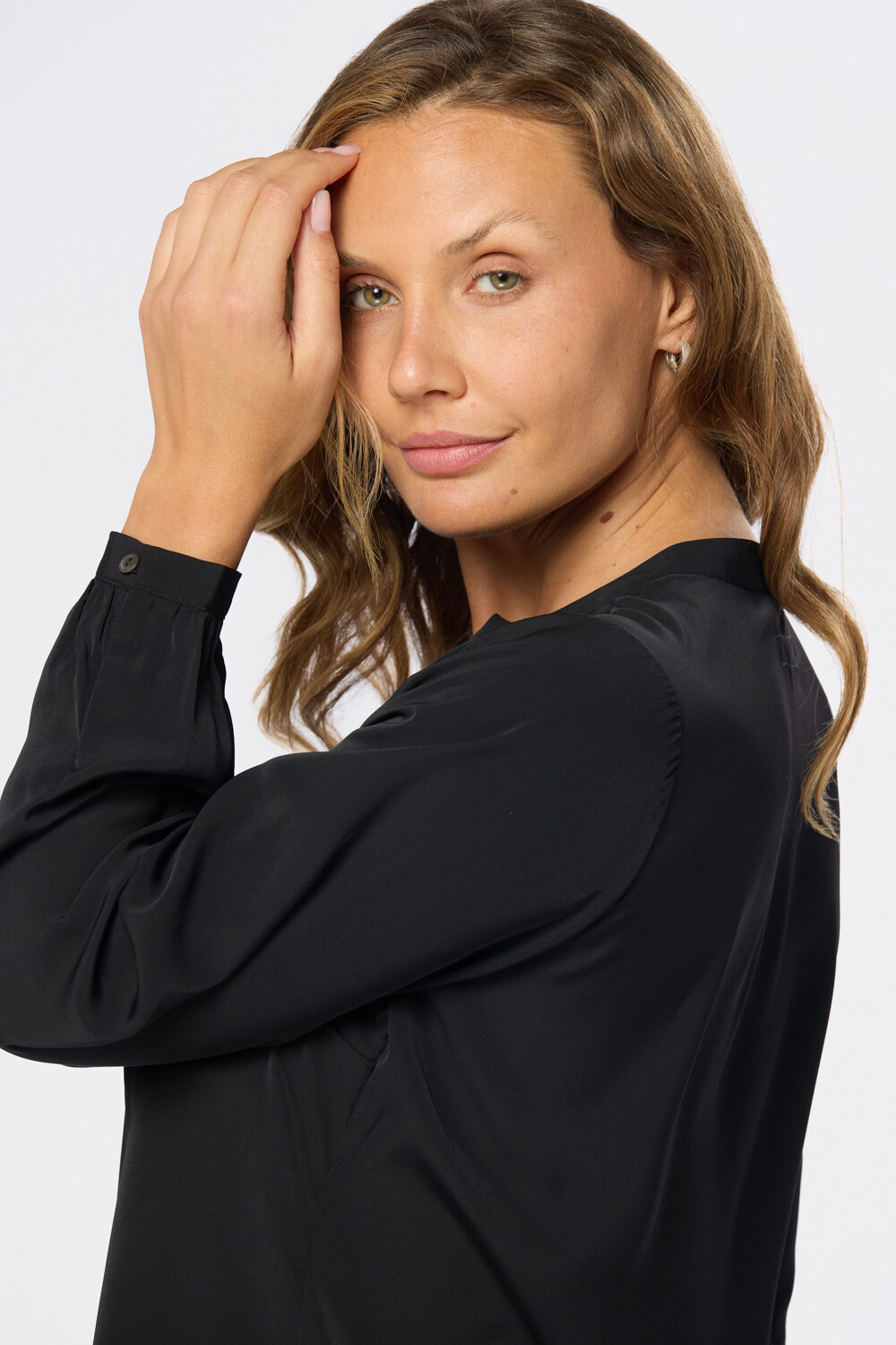 BLUSA CUELLO MAO Negro