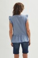 Blusa de lino con volado celeste