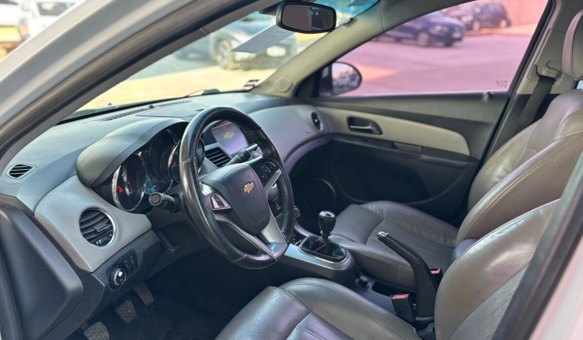 Chevrolet Cruze 1,8 MT LTZ - 2012 Chevrolet Cruze 1,8 MT LTZ - 2012