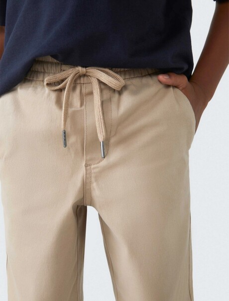 PANTALÓN INFANTIL CON CORDÓN BEIGE