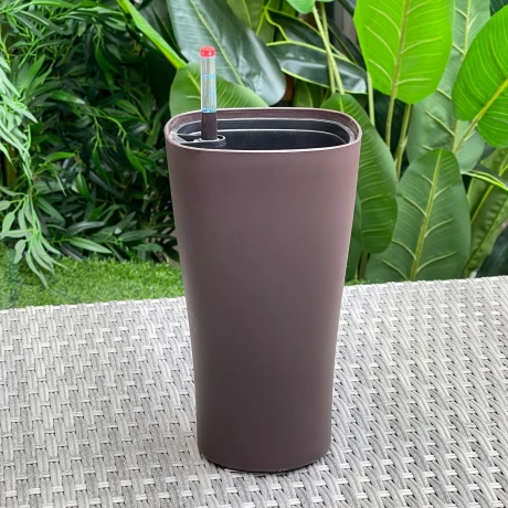 Maceta Autorregable Marrón Plástico Alto 26CM x Ancho 14,5CM x Largo 14.5CM Maceta Autorregable Marrón Plástico Alto 26CM x Ancho 14,5CM x Largo 14.5CM