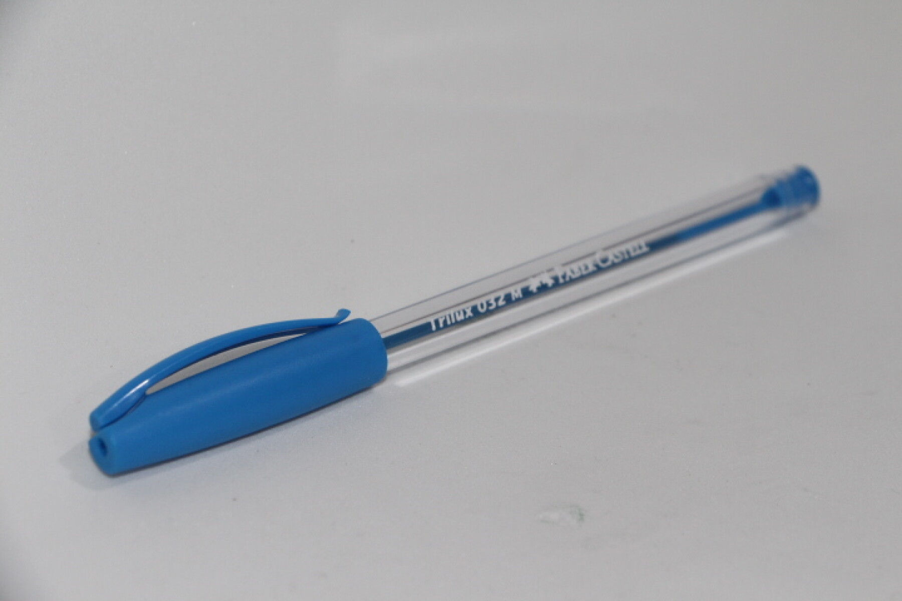 BOLIGRAFO FABER CASTELL TRILUX - COLOR CELESTE 