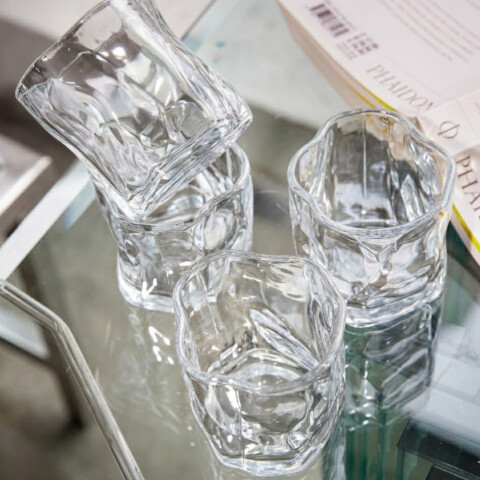 Vaso de vidrio irregular 180 ml transparente