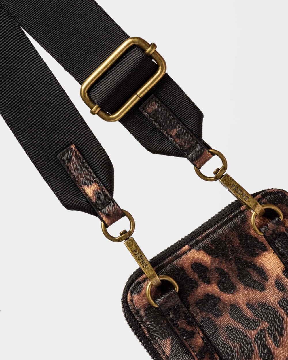 Porta Celular Penny en Efecto Cuero Zaffiano Animal Print