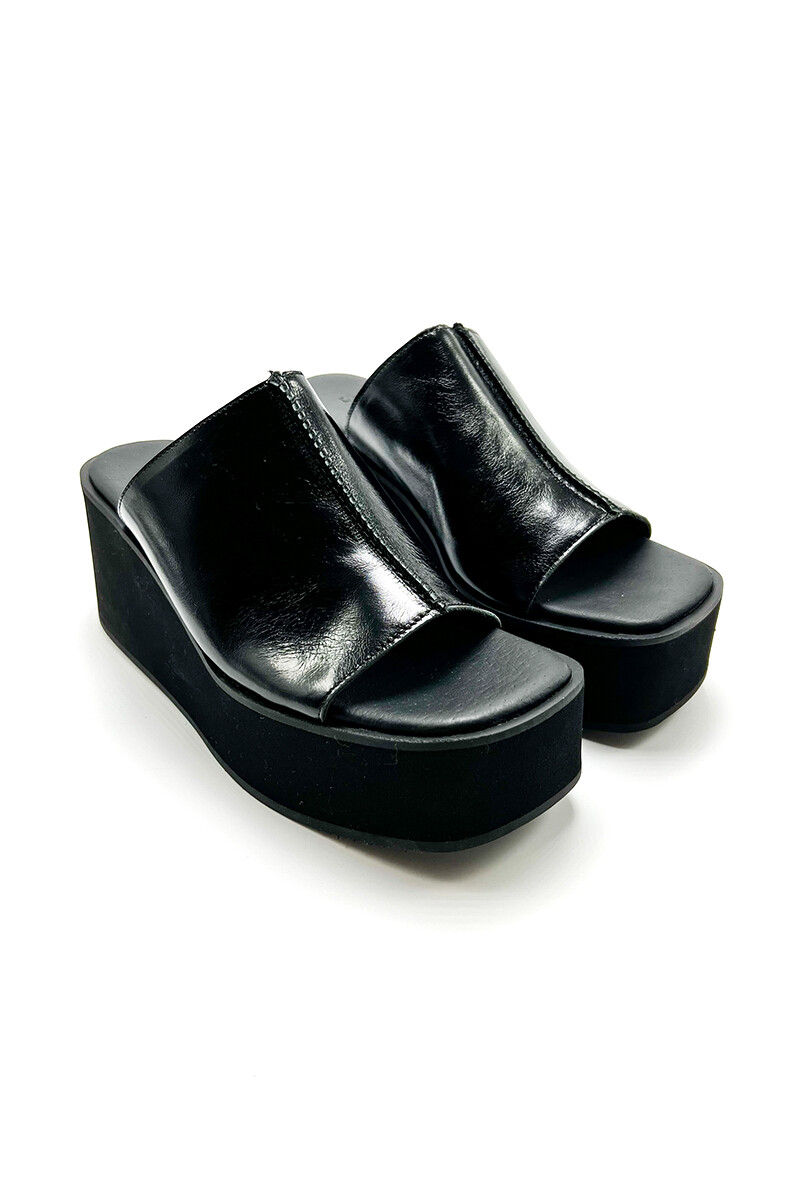 Nueva Space Negro