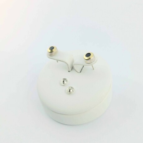Caravanas de plata 925 con double de oro 18k y circonias. Caravanas de plata 925 con double de oro 18k y circonias.