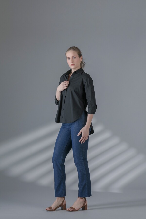 Camisa de Botones. NEGRO