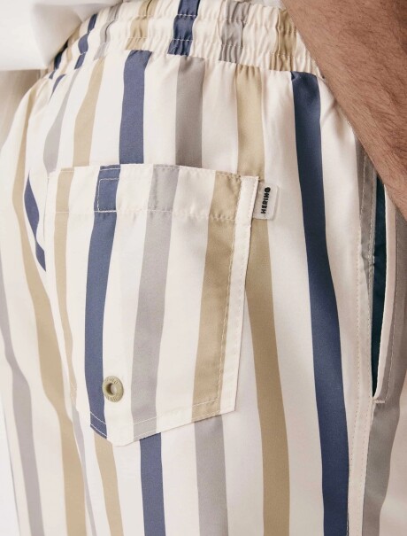 SHORT ESTAMPADO CON SUSPENSOR MULTICOLOR