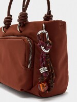 Bolso Tote De Nylon Con Colgante S teja