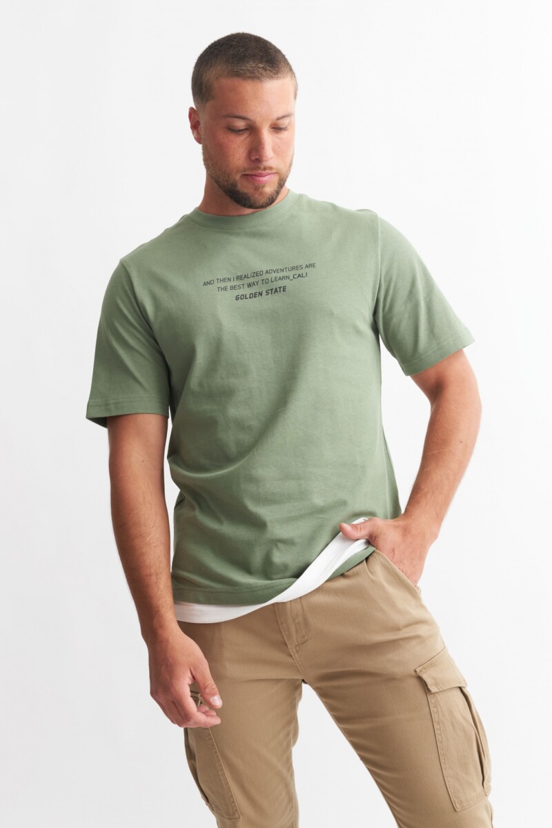 Remera Golden State VERDE OLIVA