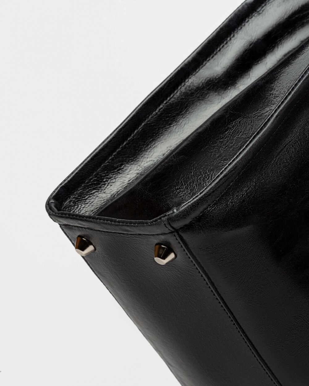 Cartera de Mano Capri En Cuero Liso Negro