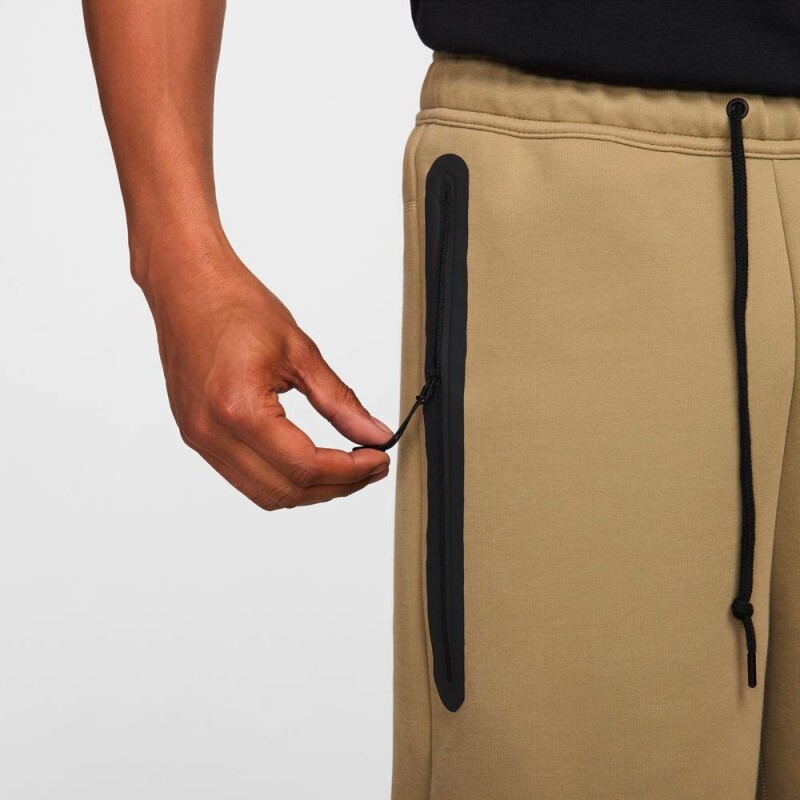 Short Nike Tech Fleece de Hombre Chocolate