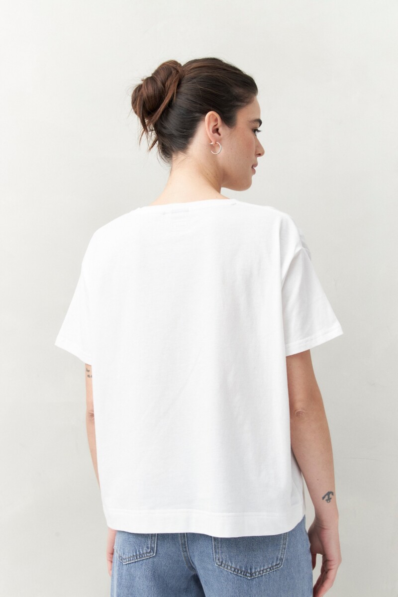 REMERA LIATRA Blanco