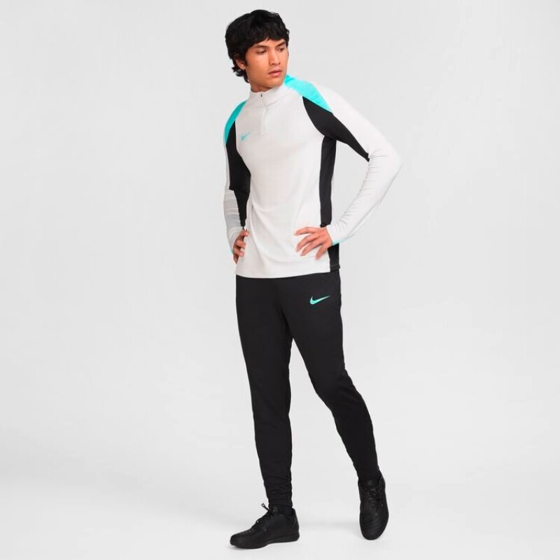 Pantalón Largo Nike Dri-Fit Strike de Hombre Negro