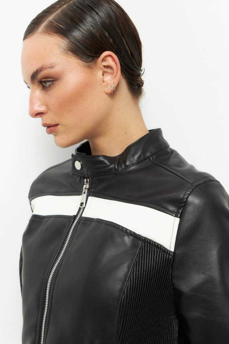 CAMPERA MATRIX Negro