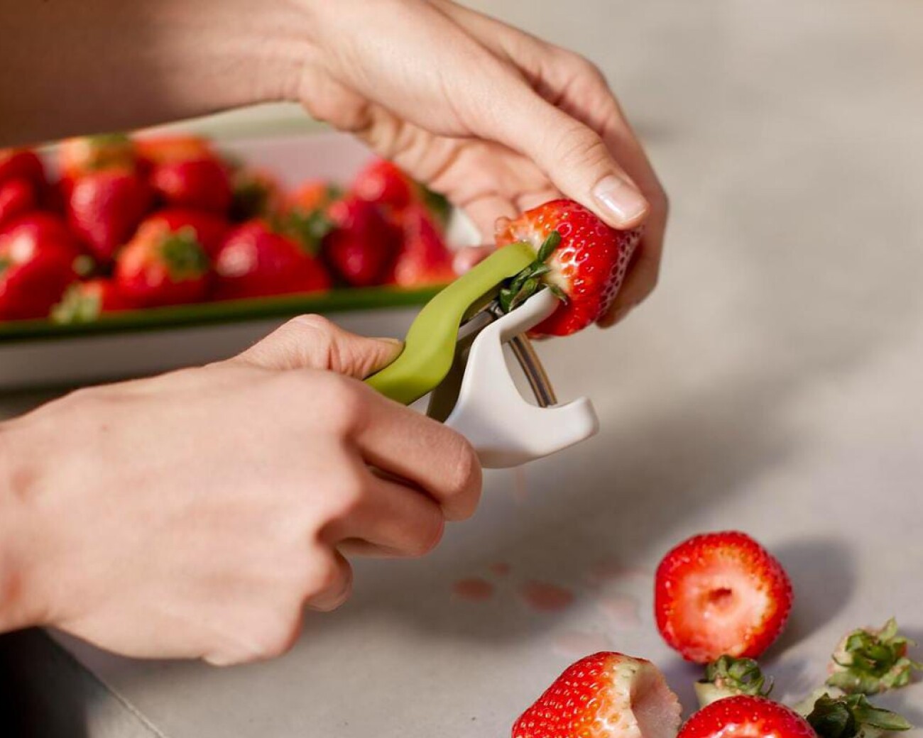 Descarozador y Extractor de tallos - Joseph Joseph Pitter & Huller Descarozador y Extractor de tallos - Joseph Joseph Pitter & Huller