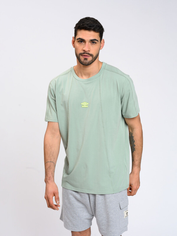 REMERA FELT Umbro Hombre 00v