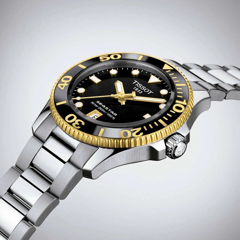Reloj Tissot Seastar T1202101105100 para dama con correa de acero Negro