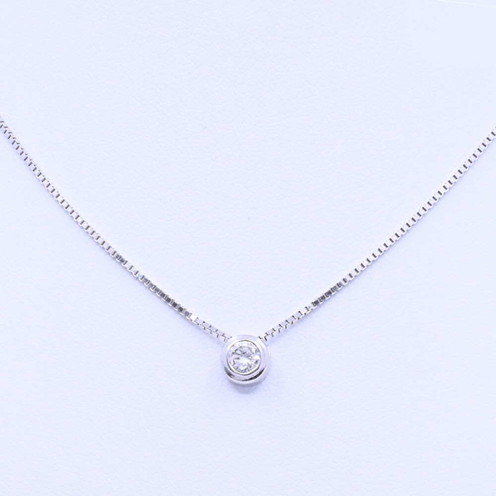 Colgante oro 18k blanco y brillante. Colgante oro 18k blanco y brillante.
