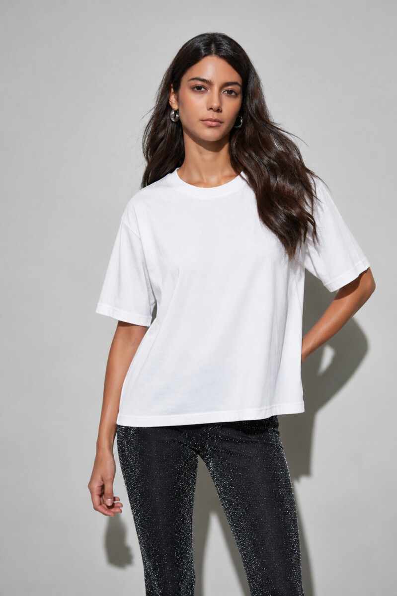 REMERA DENA TEXT - VARIANTE 1 