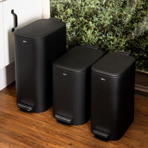 Tacho cesto de basura 16L rectangular con tapa a pedal Tacho cesto de basura 16L rectangular con tapa a pedal