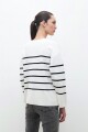 Sweater rayado crudo