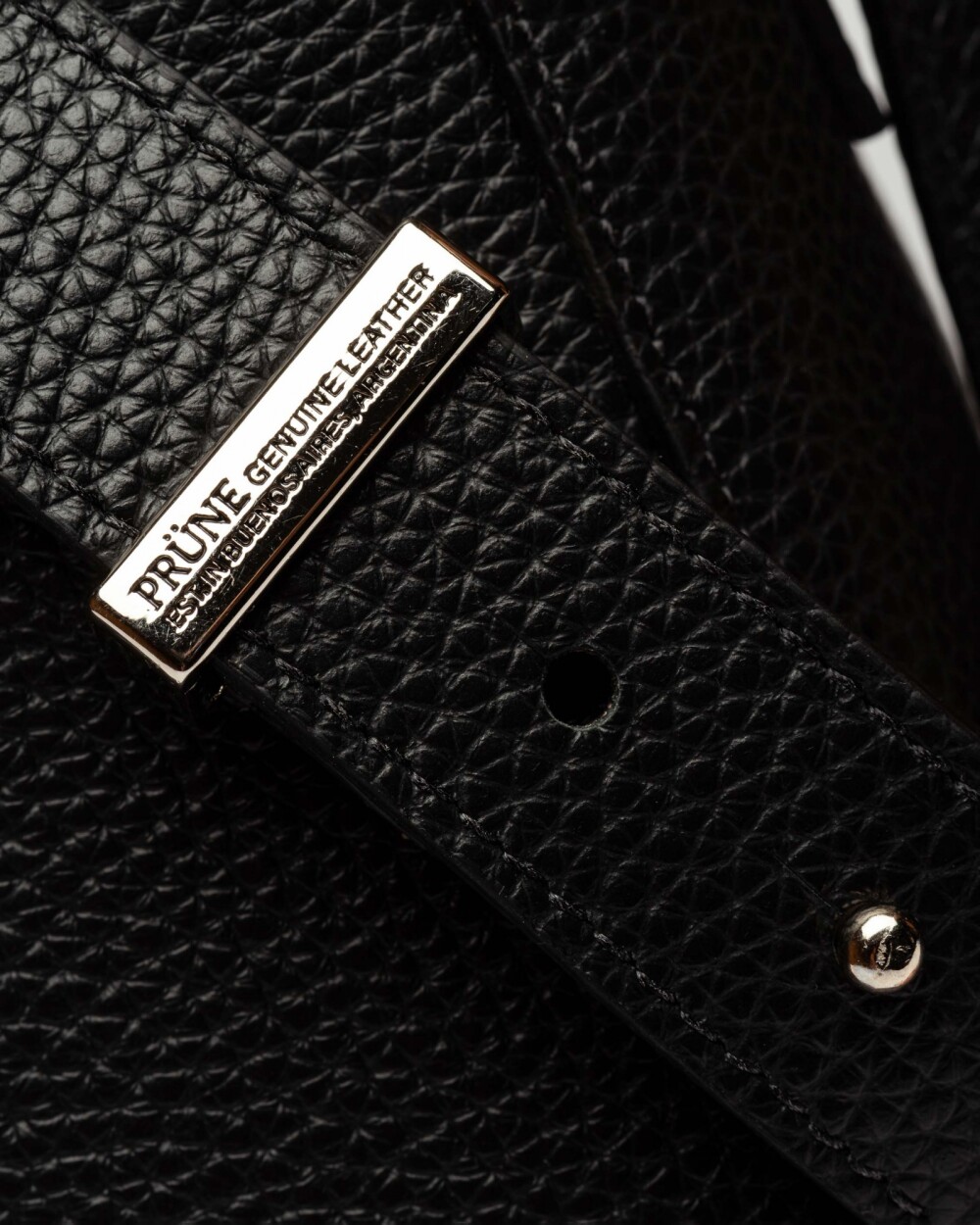 Cartera al Hombro Hana En Cuero Graneado Negro