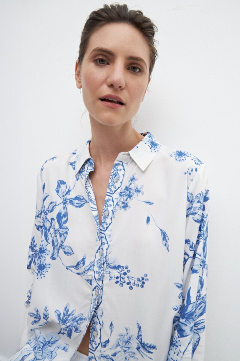 Camisa con estampa floral azul regata