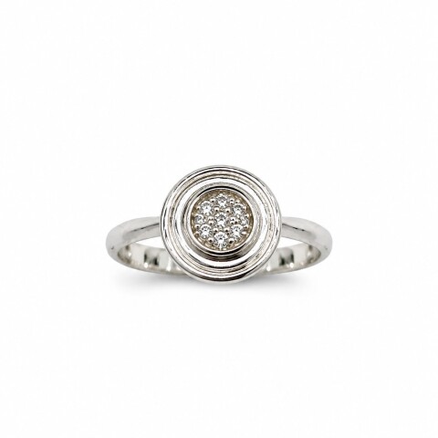 Anillo modelo circular al centro con zirconias Anillo modelo circular al centro con zirconias