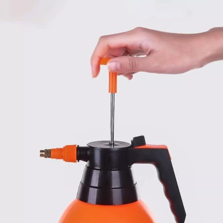 PULVERIZADOR CON BOMBA 2 LTS NARANJA