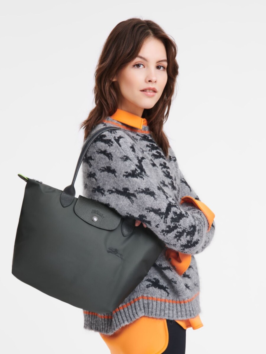 Longchamp -Cartera Longchamp plegable de nylon con cierre y asa larga, Le pliage M - Gris 