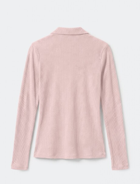 CAMISETA CON CUELLO ROSADO