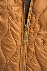 Campera Capitoneada Flores Chocolate