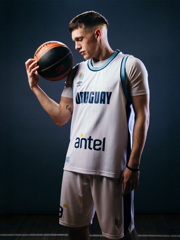 CAMISETA BASKET URUGUAY ALTERNAT Umbro Hombre S09