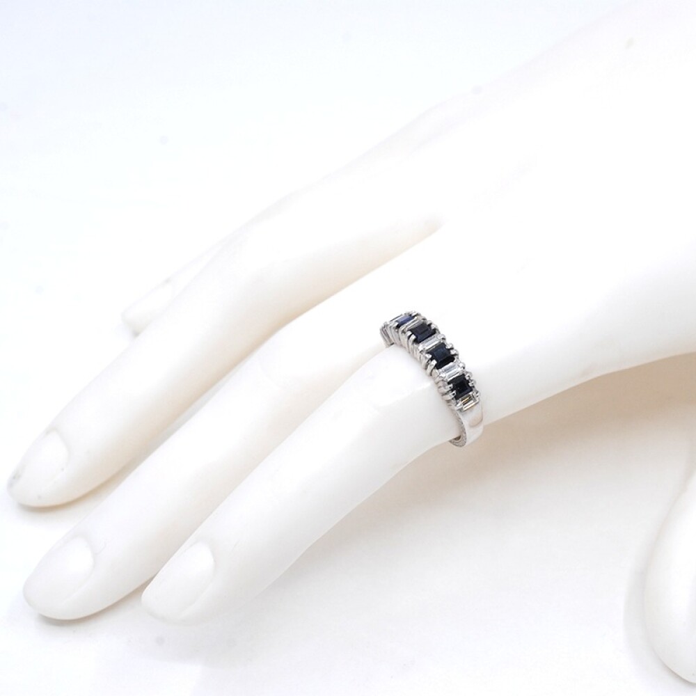 Anillo Oro Blanco 18K Con Brillantes Y Zafiros Anillo Oro Blanco 18K Con Brillantes Y Zafiros