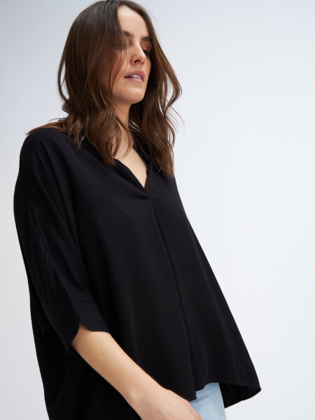 Blusa escote en v Negro