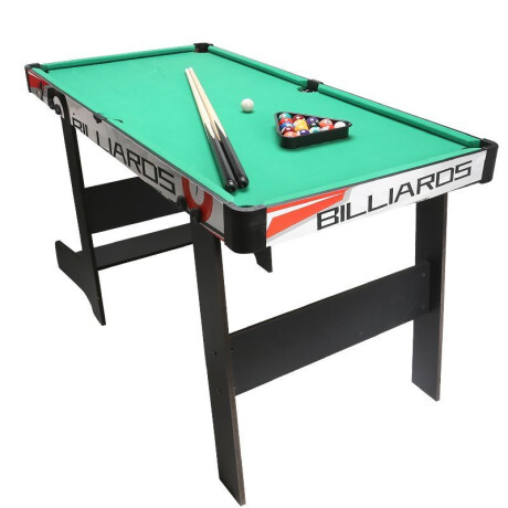 Pool con pie de madera Pool con pie de madera