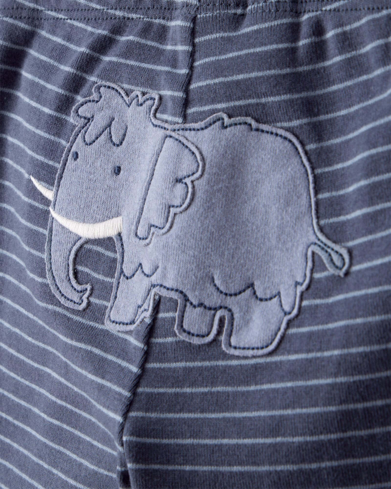 Set tres piezas de algodón, pantalón y dos bodies, azul y blanco, diseño elefante Set tres piezas de algodón, pantalón y dos bodies, azul y blanco, diseño elefante