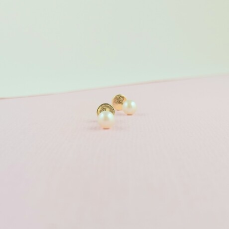 Abridores de Oro 18k con perla de río. Abridores de Oro 18k con perla de río.