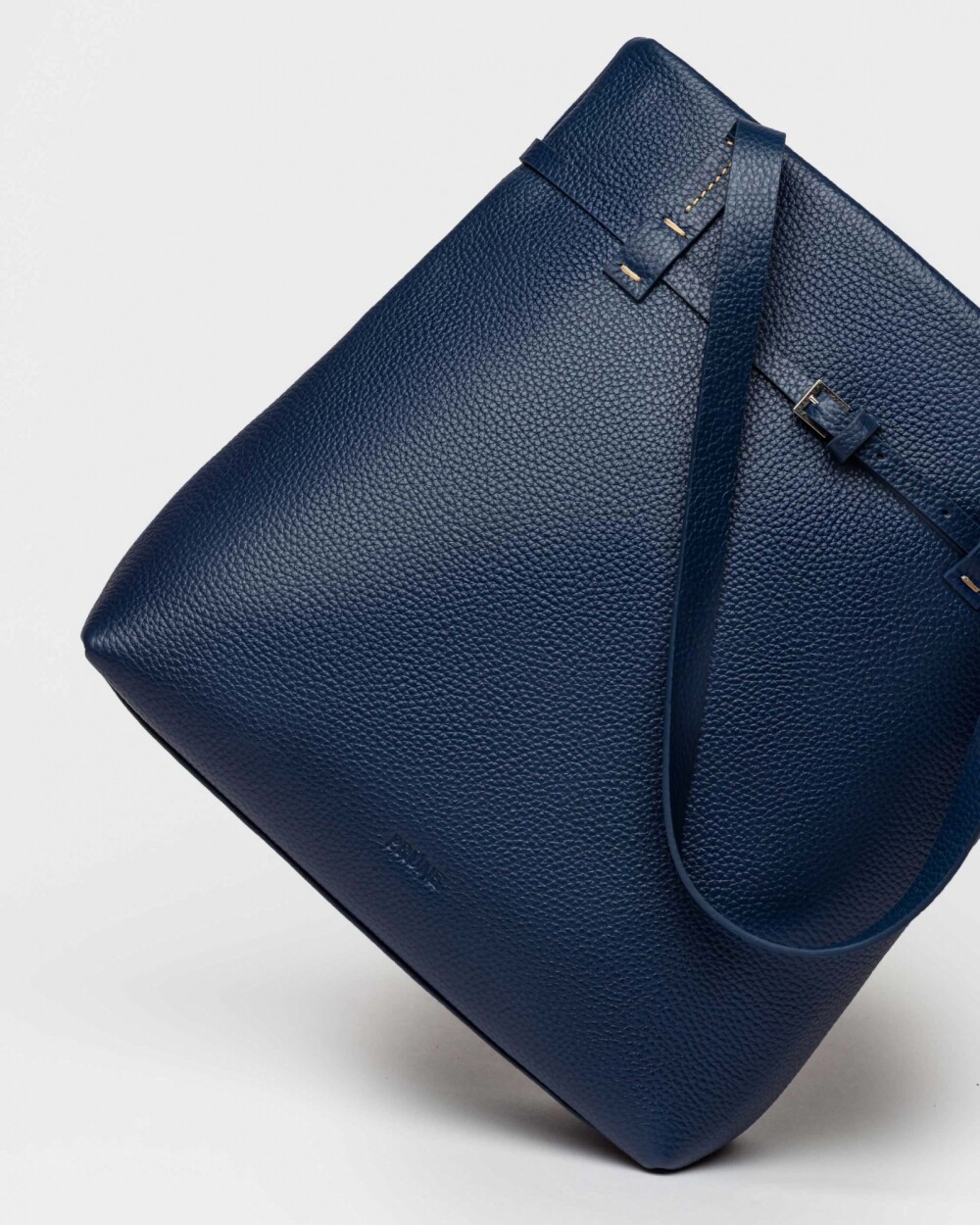 Shopper Bay en cuero graneado Marine Blue