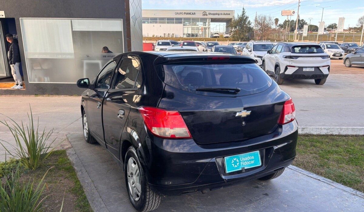Chevrolet Onix Joy LT - 2018 Chevrolet Onix Joy LT - 2018