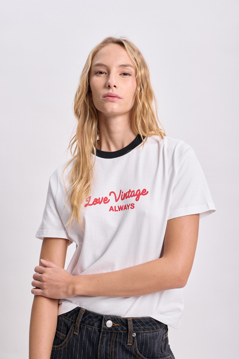 Remera básica estampa Love Blanco