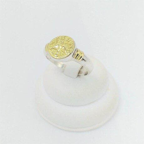 Anillo religioso de plata 925; Espíritu Santo de doublé en oro 18ktes. Anillo religioso de plata 925; Espíritu Santo de doublé en oro 18ktes.