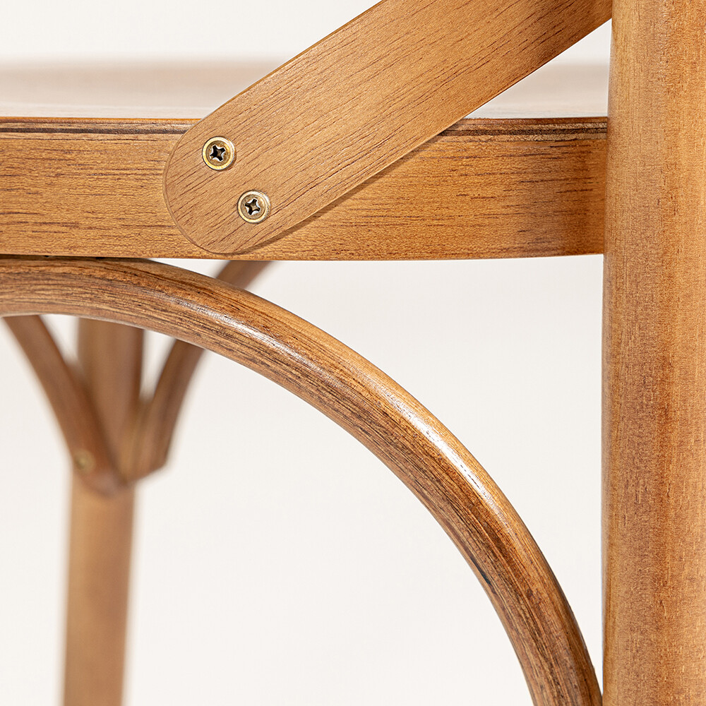 Silla 100% en madera maciza reforzada Silla 100% en madera maciza reforzada