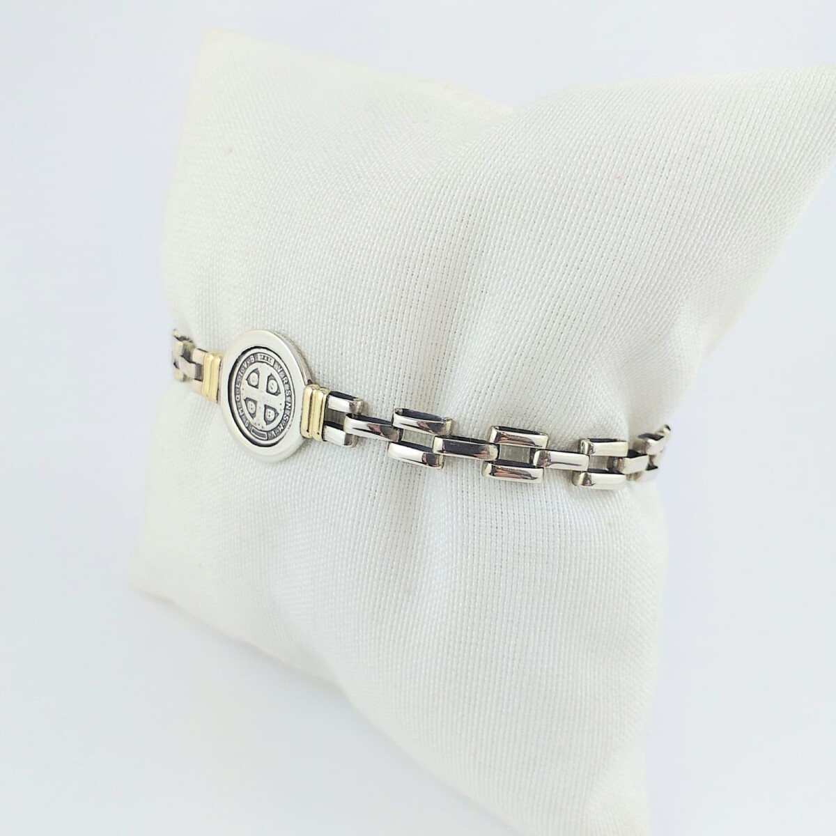 Pulsera religiosa de plata 925 con detalles de double en oro 18Kts , SAN BENITO. 