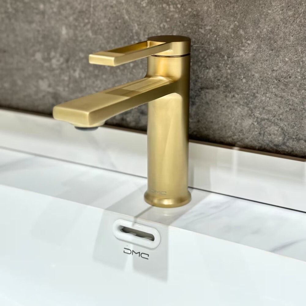 Grifería de lavatorio Monocomando de mesada Elar Oro mate Grifería De Lavatorio Monocomando De Mesada Elar Oro Mate